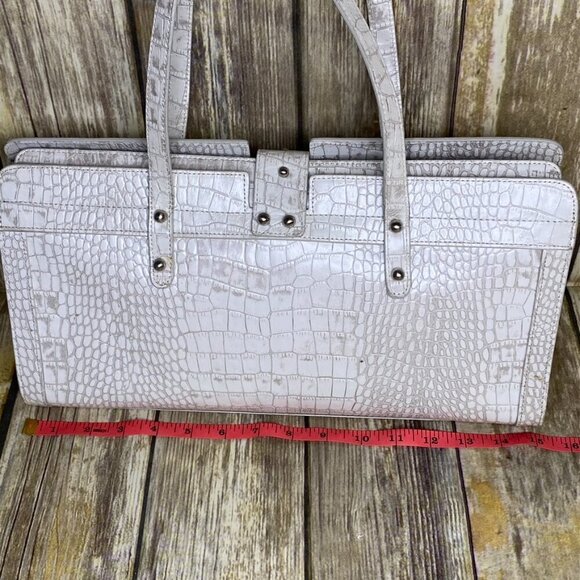 Kenneth Cole Pearl White Crocodile Pattern Leather Handbag Excellent Condition - Picture 3 of 9